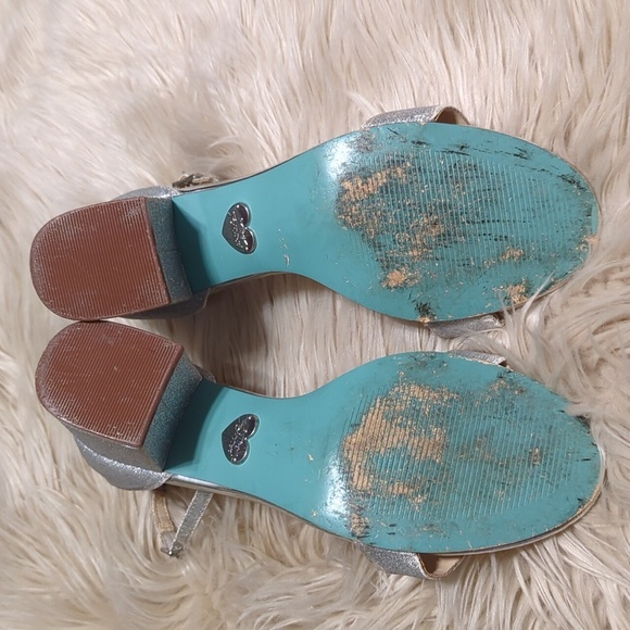 Betsey Johnson silver glitter heels size 8 - Picture 3 of 8